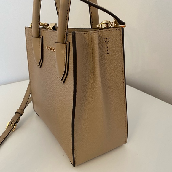 MICHEAL KORS HANDBAG - Picture 7 of 7